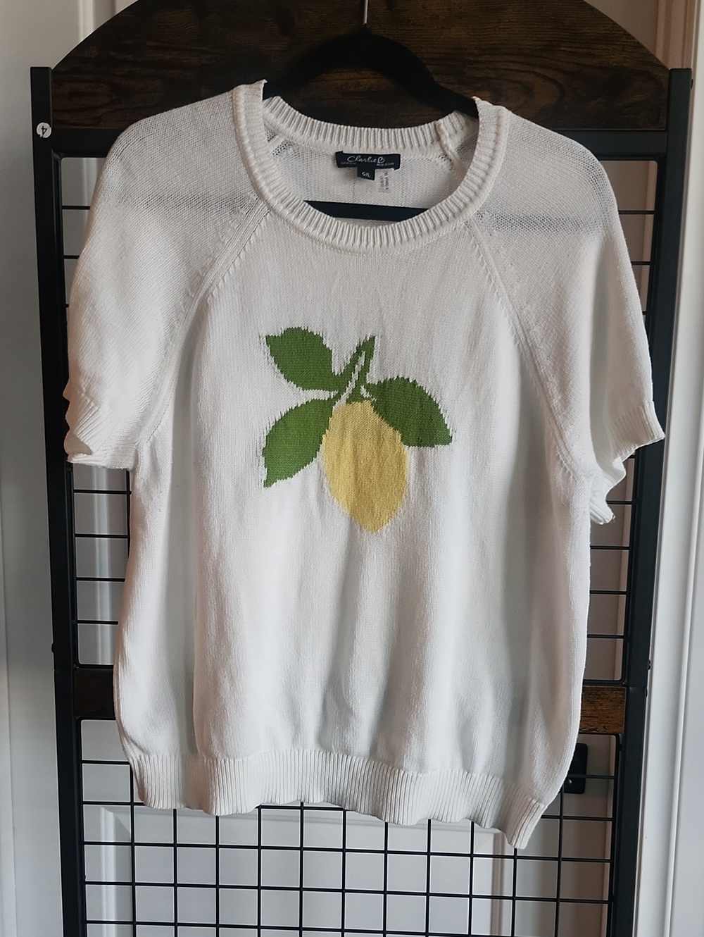 CHARLIE B White Short-Sleeve Knit Top with Lemon Motif